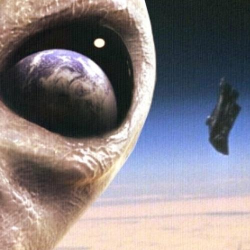 Um humanóide extraterrestre ou o famoso satélite alienígena Black Knig