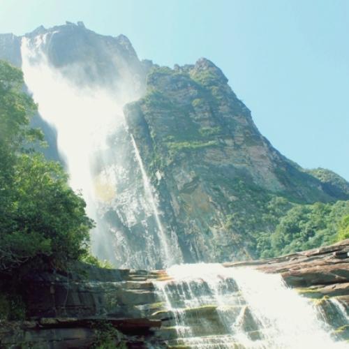Paradise Falls: a cachoeira de “UP – Altas aventuras!” existe e eu con