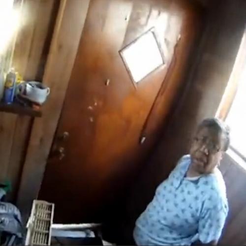 SWAT prende idosa de 68 anos inocente em sua própria casa