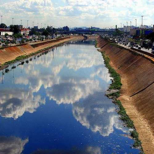 Estudante cria boia que oxigena rios poluídos