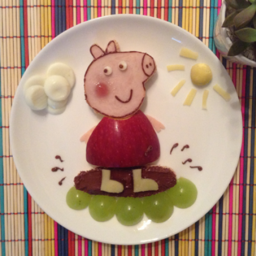Pratos com arte na comida estimulam o apetite das crianças