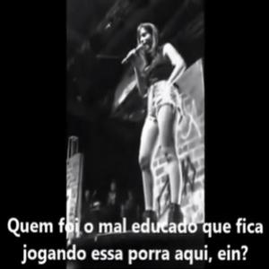 Anitta discute com fã ao vivo