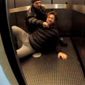 Pegadinha do assassinato no elevador