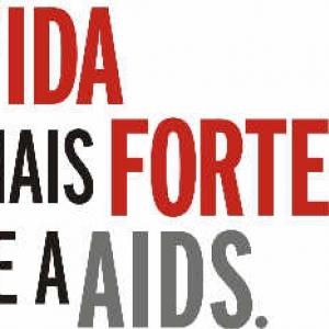 Brasileiro desenvolve possível cura da AIDS