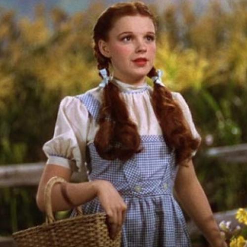 Oz: Vestido usado por Judy Garland é leiloado por US$ 1,5 milhão