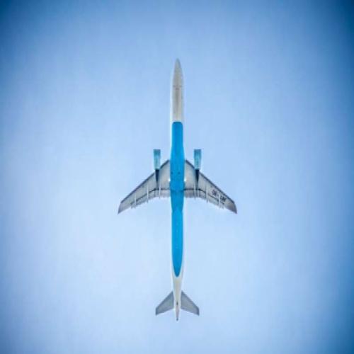 Avião da Azul arremete para não colidir com aeronave da Gol