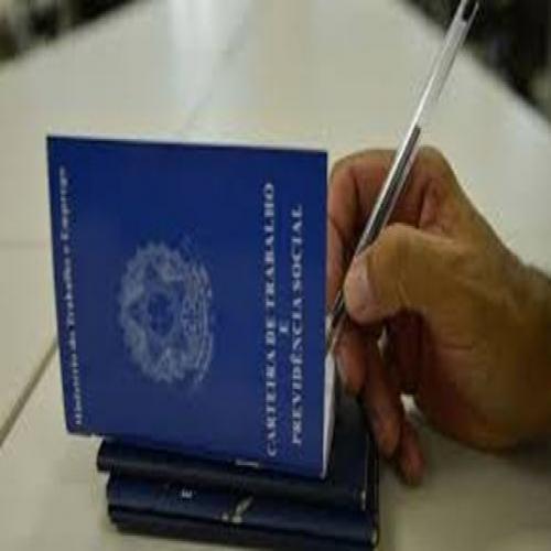De cada 10 egressos do ensino superior, apenas um consegue emprego 