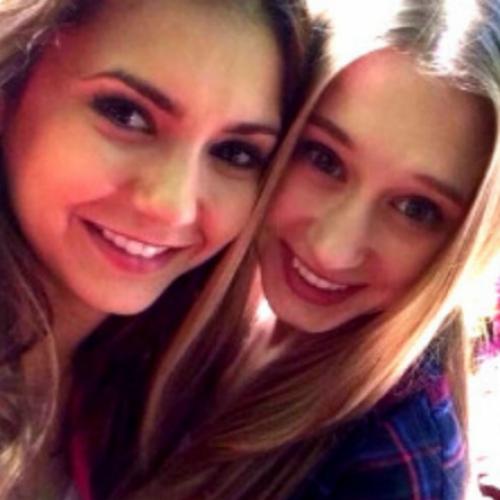 Nina Dobrev e Taissa Farmiga no trailer 'The Final Girls'. Legendado!