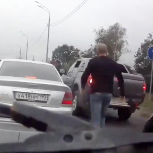 Como os russos acabam com uma briga de trânsito