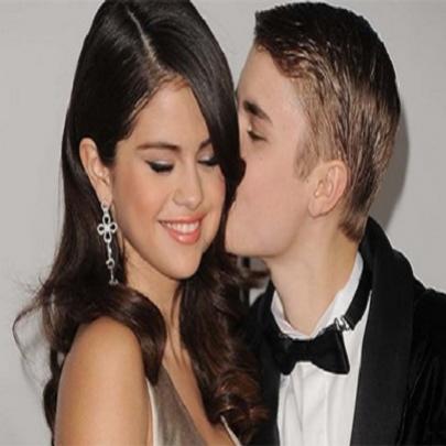 Selena Gomez e Justin Bieber se beijaram em restaurante, diz site