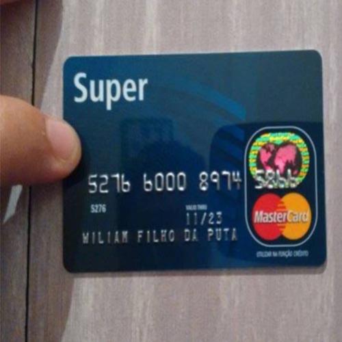 Empresa de cartão de crédito troca sobrenome de cliente por xingão