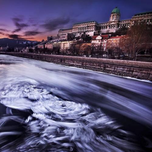 A rara visão do Rio Danúbio congelado em Budapeste