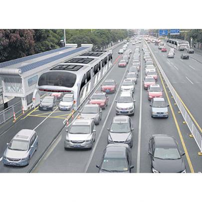 Ônibus que passa por cima de carros é projeto de chineses para o futur