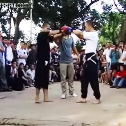 Confronto de Muay Thai vs Kung-Fu, vídeo