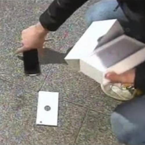 Australiano deixa iPhone 6 cair no chão após ser 1º a comprá-lo