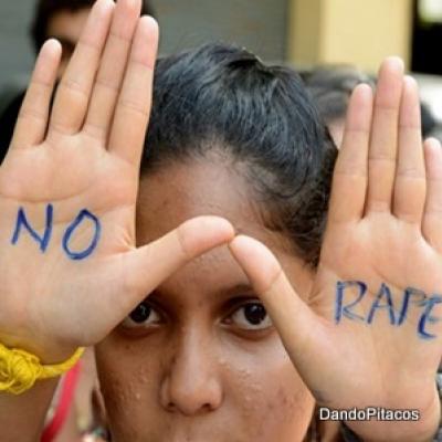 Justiça da Índia condena estupradores à morte