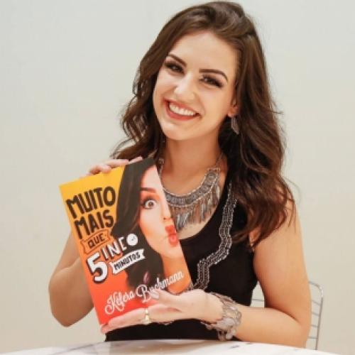 A Maior Youtuber do Brasil lançou um livro
