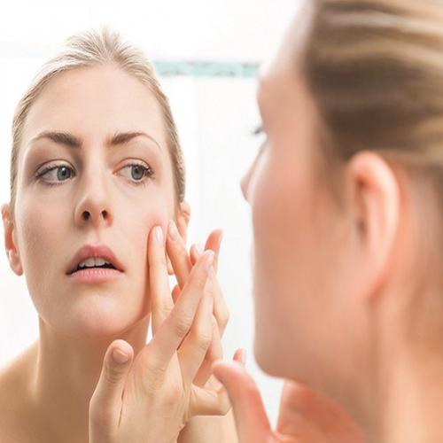 5 hábitos que fazem mal para a pele do rosto