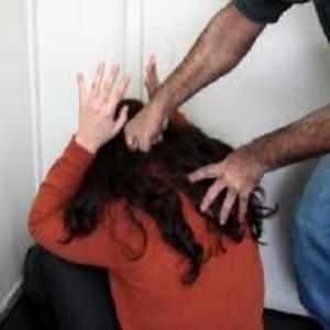 Mulher é agredida após denunciar deputado de pedofilia