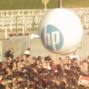Bola gigante que tira fotografias em tempo real