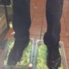 Funcionário do Burger King divulga foto pisando em alface da lanchonete