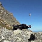 Paraquedista em wingsuit bate a 190 km/h e filma tudo