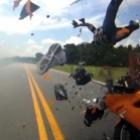 Vídeo de um acidente de moto impressionante