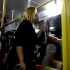 Mulher se revolta com funk no ônibus