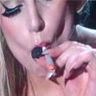Lady Gaga fuma maconha em show em Amsterdã 
