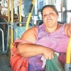 Mulher obesa vai receber R$ 12 mil por ficar presa em roleta de ônibus
