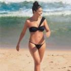 Juliana Paes exibe o corpão em praia carioca 