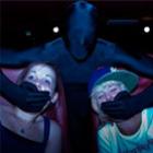 Cinema usa ninjas para tapar a boca dos tagarelas durante o filme 