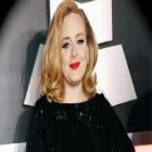 Adele bate Michael Jackson em vendas no Reino Unido