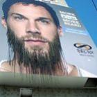 Barba de modelo em outdoor cresce a cada 