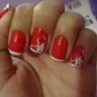 Unhas decoradas com francesinha estilosa