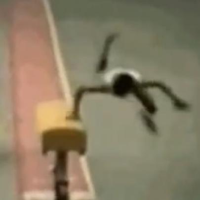 Ginasta decolando - Gymnast taking off
