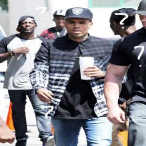 Chris Brown sofre uma convulsão em estúdio de gravação