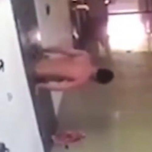 'Homem-cobra' escapa da prisão pela janelinha da comida; veja o vídeo