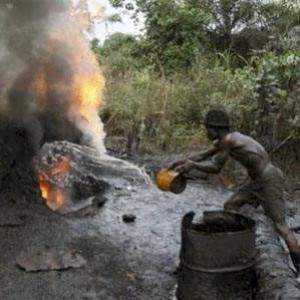 Ladrões de petróleo nigerianos