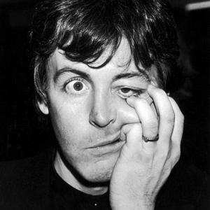 Paul McCartney implora para participar de gibi e consegue