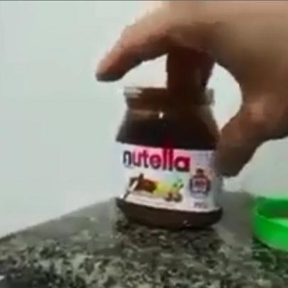Trollando o amigo com Nutella
