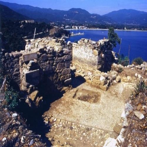 Arqueólogos acreditam ter encontrado o túmulo de Aristóteles