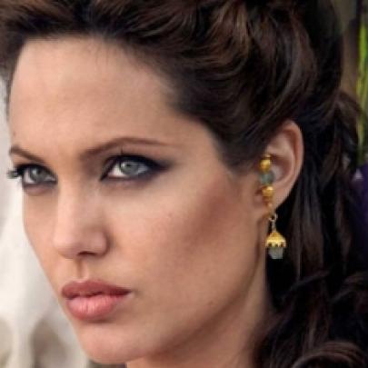 Confira o primeiro teaser oficial de Malévola com Angelina Jolie