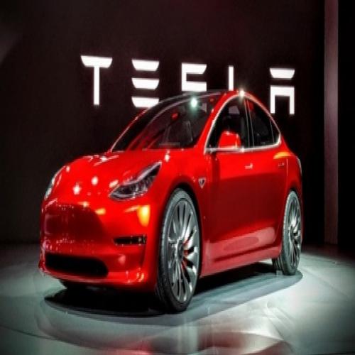 Tesla lança táxis sem condutor já no próximo ano
