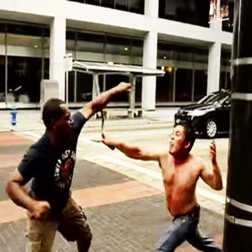 MMA da vida real 14, Homem com Faca vs Homem com Bengala, vídeo