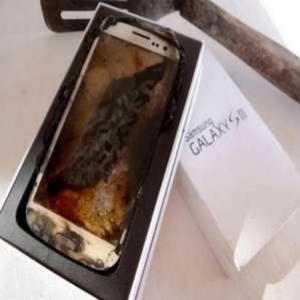 Artista quer vender Samsung Galaxy S3 queimado por 2 mil dólares