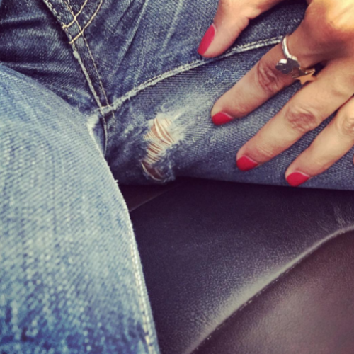 17 coisas que todas as mulheres percebem ao comprar calças jeans