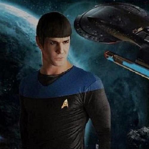 Faça parte do universo Star Trek em Star Trek: Alien Domain