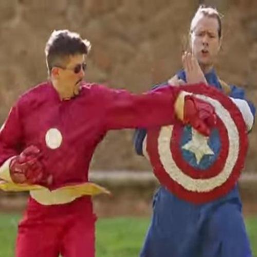 Homem de Ferro vs Capitão América em luta paródica de Kung Fu