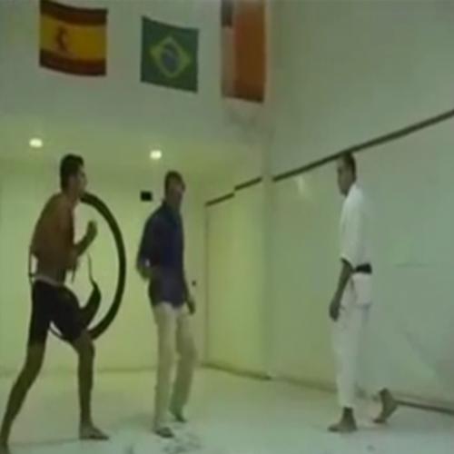 Luta de mestre de Jiu-Jitsu vs mestre de Karatê.
